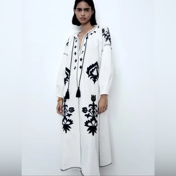 Zara Dresses & Skirts - Zara Monochrome Embroidered Long Sleeve Dress